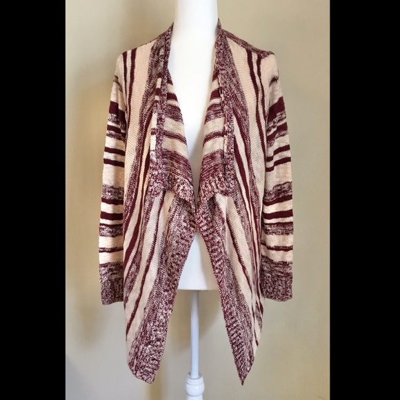 Charlotte Russe Cream/Maroon Cardigan Size M - Picture 2 of 7